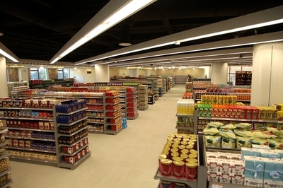 上海外高橋進(jìn)口商品直銷中心安亭店24日試營(yíng)業(yè)，日用百貨成亮點(diǎn)